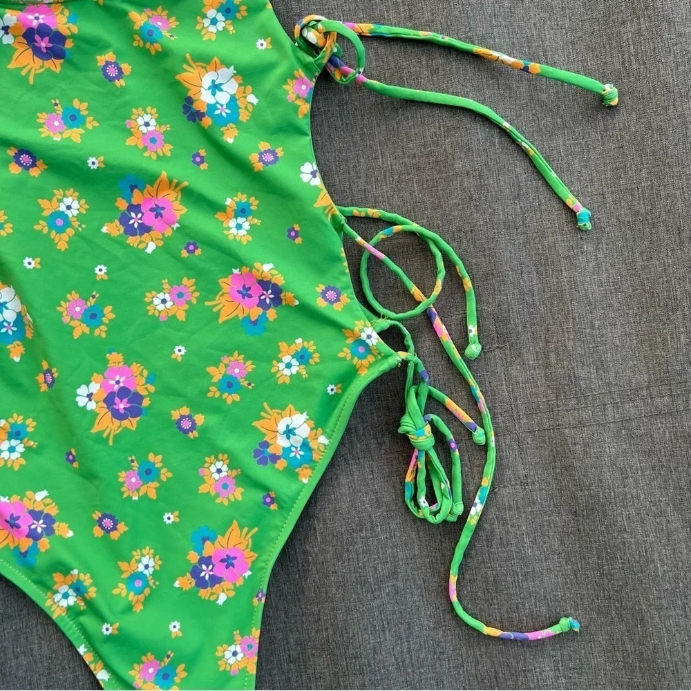 Frankies Bikini Honey One Piece Shoulder Swimsuit Size Medium New With Tags